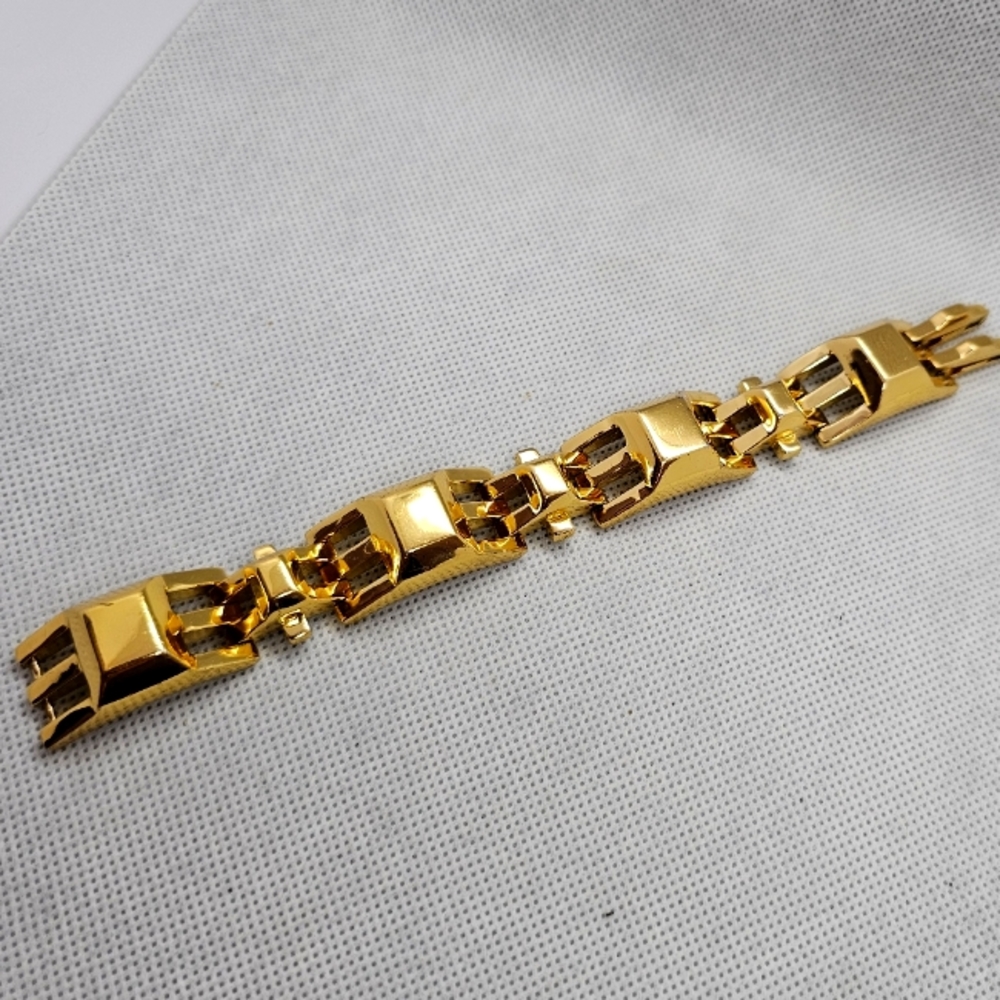 Stella & Dot chunky Gold Bracelet